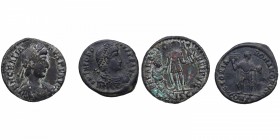 IV dC. Lote de dos monedas romanas: maiorina y decargiro. Ae. MBC y MBC-. Est.20.