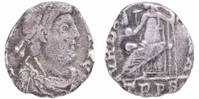 375-378 dC. Flavio Julio Valente (364-378 dC). Tréveris (Alemania). Siliqua. RIC IX Treveri 45A. Ag. 0,91 g. D N VALEN-S P F AVG: Busto de Valente, co...
