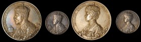 GREAT BRITAIN. Duo of George V Coronation Silver Medals (2 Pieces), 1911. Average Grade: ALMOST UNCIRCULATED.
1) 48mm, 88.81 gms. Eimer-1922a. 2) 30m...