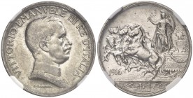 1916. Italia. Víctor Manuel III. R (Roma). 1 lira. (Kr. 57). AG. En cápsula de la NGC como AU58, nº 4706274-007. EBC.