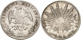 1892. México. Alamos. ML. 8 reales. (Kr. 377). 26,79 g. AG. MBC.