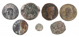 Lote de 7 monedas antiguas de cobre: 6 romanas y 1 bizantina. RC/BC+.