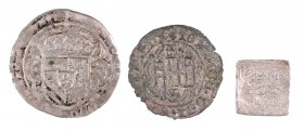Lote de 1 dirhem almohade, 1 blanca de Juan II (Burgos) y 1 doble sueldo de Amberes de Felipe el Hermoso. Total 3 monedas. A examinar. BC/MBC-.