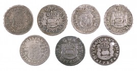 1736 a 1762. México. 1/2 real. Columnario. Lote de 7 monedas, una con perforación, fechas distintas. A examinar. BC/BC+.
