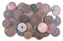 Lote de 56 monedas, la mayoría cobres españoles de los siglos XVIII-XIX. A examinar. MBC-/MBC+.
