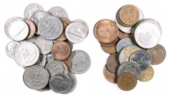 s. XIX y XX. Lote de 77 monedas de Estados Unidos y 63 de México. Total 140 monedas en diversos metales. A examinar. BC/S/C.