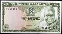 s/d (1974). Zambia. Banco de Zambia. 2 kwacha. (Pick 20a). Presidente K. Kaunda. S/C-.