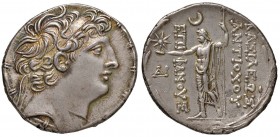 SIRIA Antioco VIII (121-113 sec. a.C.) Tetradramma – Testa diademata a d. – R/ Zeus Uranios stante a s. in corona d’alloro – S.Cop. 383 e segg. AG (g ...