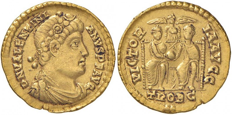 Valentiniano I (364-375) Solido (Treviri) Busto diademato a d. - R/ I due impera...
