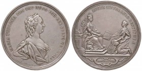 Maria Teresa (1740-1780) Medaglia 1747 LEGES METALLURG RESTUTUTAE – Opus: Donner, Toda – AG (g 104,85 – Ø 69 mm) Graffietti
qSPL