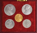 Pio XII (1939-1958) Divisionale 1950 Giubileo – Nomisma 966 – AU, IT Lotto di cinque monete in elegante astuccio con le chiavi pontificie 
FDC