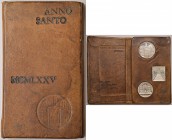 Paolo VI (1963-1976) Medaglie Anno Santo 1975 – Opus: Giandomenico - AG Lotto di tre medaglie in astuccio originale in cuoio col nome dell’incisore e ...