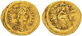 THE BYZANTINE EMPIRE
JUSTINUS I, 518-527
Mint of Constantinopolis
Semissis 518-527. Obv. D N IVSTI - NVS PP AVG Draped and cuirassed bust with diad...