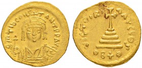 THE BYZANTINE EMPIRE
TIBERIUS II CONSTANTINUS, 578-582
Mint of Theoupolis (Antioch)
Light weight solidus of 22 siliquae 578-582. Obv. dM TIb CONS -...