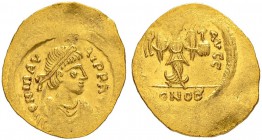 THE BYZANTINE EMPIRE
MAURICIUS TIBERIUS, 582-602
Mint of Constantinopolis
Semissis 583. Obv. DN mAV – RI PP AV(G) Draped, cuirassed bust with diade...