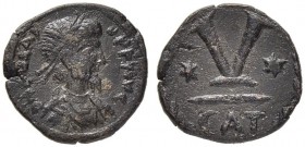 THE BYZANTINE EMPIRE
PHOCAS, 602-610, WITH LEONTIA
Mint of Catania
Ae-Pentanummium 602-610. Sear 692. DOC 120. MIB 105. Spahr 25. 1.39 g. Rare. Dar...
