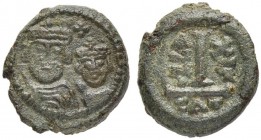 THE BYZANTINE EMPIRE
HERACLIUS, 610-641, WITH HERACLIUS CONSTANTINUS
Mint of Catania
Ae-Decanummium year 16 (625/626). Sear 886. DOC 257. MIB 241. ...