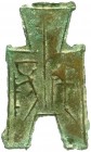 CHINA und Südostasien, China, Chou-Dynastie 1122-255 v. Chr.
Bronze-Spatengeld mit flachem Griff ca. 350/250 v.Chr. Zhai Yang (Staat Han). 7,29 g. seh...