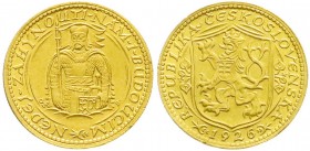 Ausländische Goldmünzen und -medaillen, Tschechoslowakei
Dukat 1926. Hl. Wenzel. 3,49 g. 986/1000. vorzüglich/Stempelglanz, kl. Randfehler