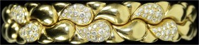 Schmuck und Accessoires aus Gold, Armbänder und Fußkettchen
Armreif Gelbgold 750 CHOPARD mit innerer Weißgold-Feder und 84 Brillanten (zus. ca. 2,8 ct...