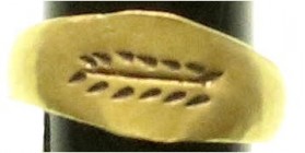 Schmuck und Accessoires aus Gold, Fingerringe
Sehr kleiner antiker Fingerring, wohl römisch. 0,95 g. Ringgröße 11. Nahezu Feingold.
