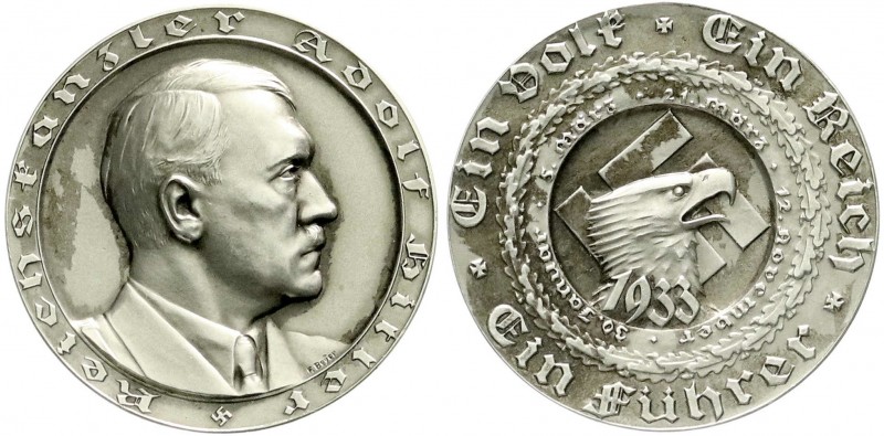 Medaillen, Drittes Reich
Silbermedaille 1933, von Beyer. Brb. Hitler r./Adlerkop...