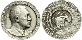 Medaillen, Drittes Reich
Silbermedaille 1933, von Beyer. Brb. Hitler r./Adlerkopf vor Hakenkreuz im Kranz. 36 mm, 24,75 g. gutes vorzüglich, feine Tön...