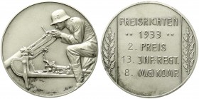 Medaillen, Drittes Reich
Versilberte Bronzemedaille 1933. Preisrichten 2. Preis 13. Inf.-Regt. 8. MG-Komp. 51 mm, im beschädigten Etui. vorzüglich