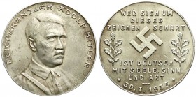 Medaillen, Drittes Reich
Silbermedaille 1933 von Oertel. A.d. Machtergreifung. Brb. Hitlers halbrechts/Hakenkreuz zwischen zwei Eichenzweigen. 40 mm, ...