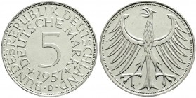 Münzen der Bundesrepublik Deutschland, Kursmünzen, 5 Deutsche Mark Silber 1951-1974
1957 D prägefrisch, kl. Kratzer