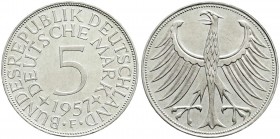 Münzen der Bundesrepublik Deutschland, Kursmünzen, 5 Deutsche Mark Silber 1951-1974
1957 F prägefrisch, kl. Kratzer