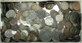 LOTS, Deutsche Münzen bis 1871
Über 520 altdeutsche Kleinmünzen. Auch viele kleinere Gebiete enthalten swie ein paar zeitgenössische Fälschungen. Fund...