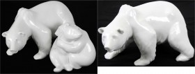 Varia, Porzellan
2 Porzellanfiguren KPM Berlin: "Balgende Bären" und "Schreitender Bär". Höhe 12,5 cm und 25 X 11 X 14 cm.