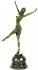 Varia, Skulpturen und Plastiken
Bronzeskulptur einer leicht bekleideten Tänzerin. Auf Marmorsockel. Gesamthöhe 40 cm. Guss der JL Paris nach Vorlage d...