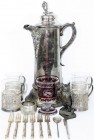 Varia, Lots Varia
Geschirr-/Besteckposten: versilberte Weinkanne um 1877/1904 des Herstellers Rogers, Smith & Co., Meriden, Connecticut. Höhe 38 cm. D...