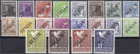 Briefmarken, Deutschland, Berlin
Schwarzaufdruck 1948, postfrische Erhaltung, jeder Wert geprüft Schlegel BPP. Mi. 380,-€. **