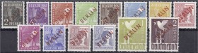 Briefmarken, Deutschland, Berlin
Rotaufdruck 1949, postfrische Erhaltung, jeder Wert geprüft Schlegel BPP. Mi. 1.400,-€. **