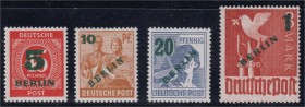 Briefmarken, Deutschland, Berlin
Grünaufdruck 1949, postfrischer Satz. Fotoattest Schlegel BPP >einwandfrei<. Mi. 250,-€. **