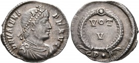 Valens, 364-378. Siliqua (Silver, 19 mm, 2.37 g, 11 h), Constantinopolis, February 364-August 367. D N VALENS P F AVG Pearl-diademed, draped and cuira...