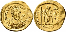 Justinian I, 527-565. Solidus (Gold, 22 mm, 4.44 g, 7 h), Constantinopolis, 527-538. D N IVSTINIANVS P P AVG Helmeted, diademed and cuirassed bust of ...