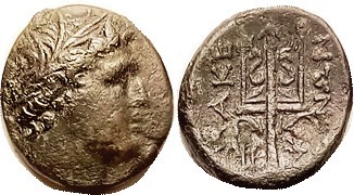 MACEDON , Philip V, 221-179 BC, Æ19x21, Head of river god Strymon r/ornamented t...