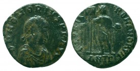 Honorius. A.D. 393-423. AE 

Condition: Very Fine

Weight: 4.50 gr
Diameter: 20 mm