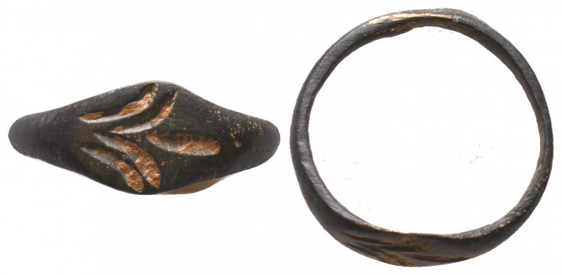 Byzantine Empire, c. 8th-12th century. Bronze seal ring !

Condition: Very Fine
...
