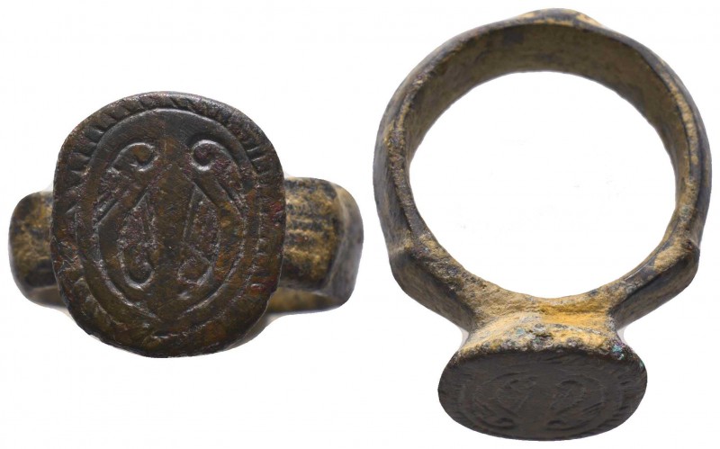 Ancient Rome, 1st-4th century AD. Zoomorphic Decorated Ring !

Condition: Very F...