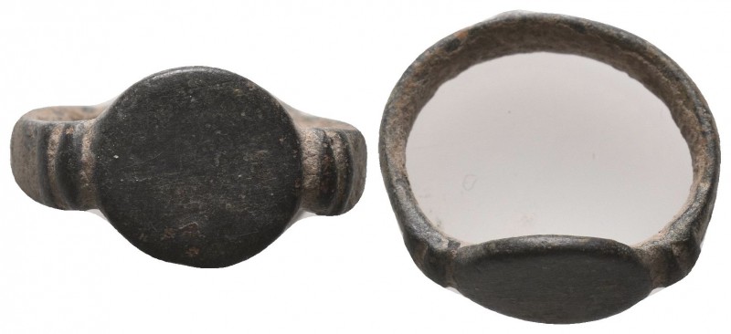 Byzantine Empire, c. 6th-8th century AD. Bronze Ring

Condition: Very Fine

Weig...