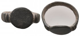 Byzantine Empire, c. 6th-8th century AD. Bronze Ring

Condition: Very Fine

Weight: 3.00 gr
Diameter: 17 mm