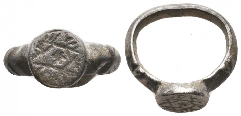 Byzantine Empire, c. 6th-8th century AD. Bronze Ring

Condition: Very Fine

Weig...