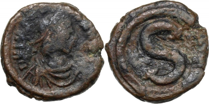 Justinian I (527-565). AE 6 Nummi, Alexandria mint. D/ DN IVSTI[ ]. Diademed, dr...