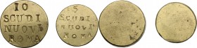 Roma. Pio IX (1846-1878), Giovanni Mastai Ferretti. Lotto di due pesi monetali: da 10 e da 5 Scudi nuovi. Ottone. mm. 26.00 17.34 e 8.66 g. EF.