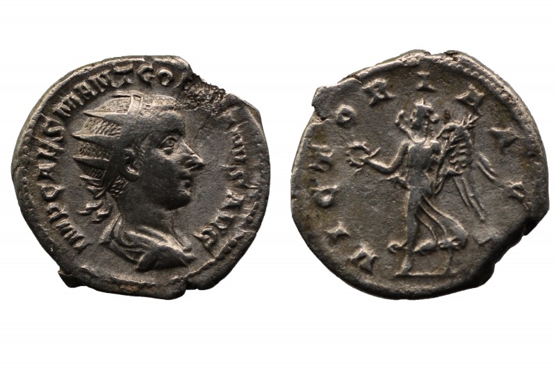 Gordianus III (AD 238-244)
Antoniniane (silver). Antioch. Vs: bust on the right....